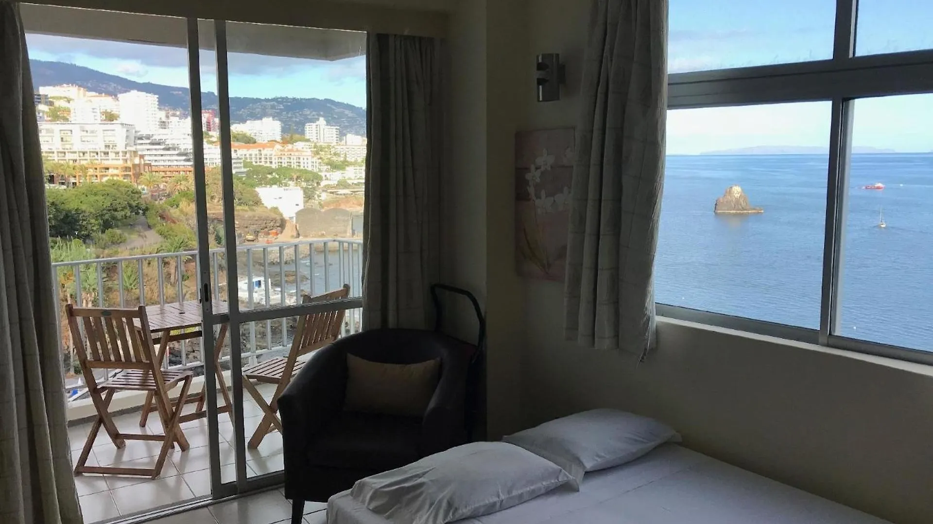 Studio Fuer 4 Personen Ca 15 M In So Martinho, Madeira Suedkueste Von Madeira فونشال